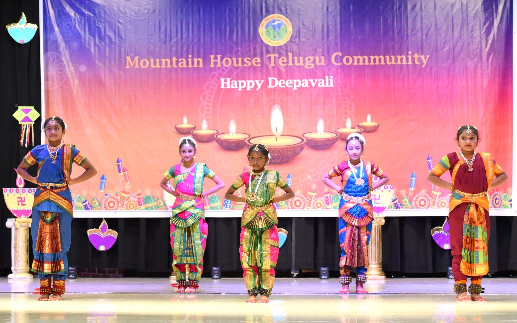Young Bharatanatyam dancers on stage