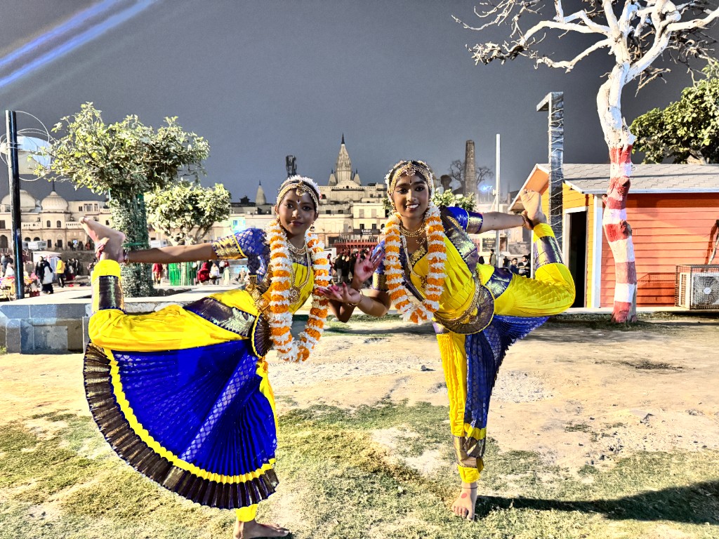 Tanvika Karupakula in a Bharatanatyam duet pose